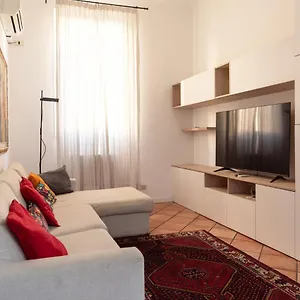  Apartment Casa Leonardo Da Vinci - 10 Minuti Dal Duomo Italy